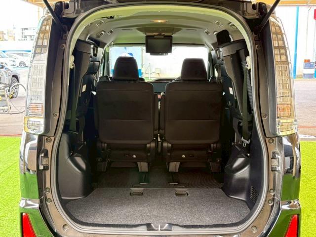 ヴォクシー ＺＳ　煌　純正１０インチナビ　フリップダウンモニター　両側電動スライド　軽減ブレーキ　レーンキープ　Ｂｌｕｅｔｏｏｔｈ　スマートキー　フルセグ　バックカメラ　フォグライト　ウォークスルー　ＥＴＣ　７人乗り（48枚目）