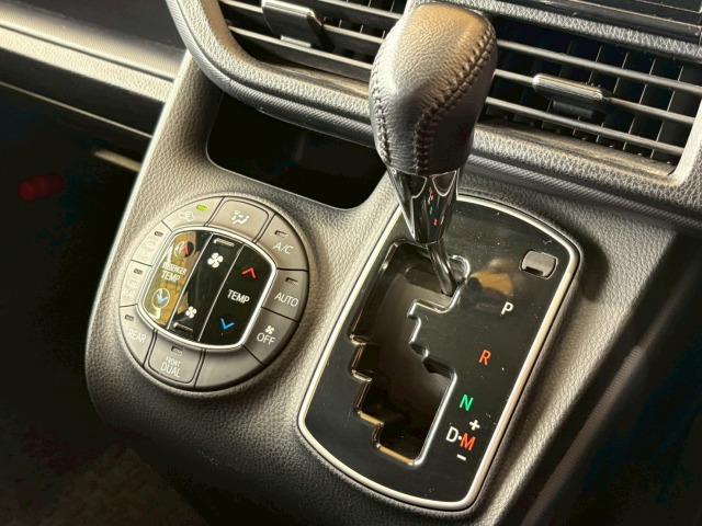 ヴォクシー ＺＳ　煌　純正１０インチナビ　フリップダウンモニター　両側電動スライド　軽減ブレーキ　レーンキープ　Ｂｌｕｅｔｏｏｔｈ　スマートキー　フルセグ　バックカメラ　フォグライト　ウォークスルー　ＥＴＣ　７人乗り（58枚目）