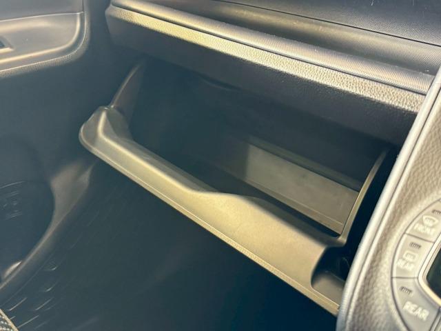 ヴォクシー ＺＳ　煌　純正１０インチナビ　フリップダウンモニター　両側電動スライド　軽減ブレーキ　レーンキープ　Ｂｌｕｅｔｏｏｔｈ　スマートキー　フルセグ　バックカメラ　フォグライト　ウォークスルー　ＥＴＣ　７人乗り（69枚目）