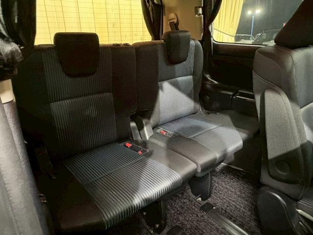 ヴォクシー ZS 9型ナビ 両側電動スライドドア 後席モニター 後席オートエアコン 地デジ バックカメラ Bluetooth接続 ETC フロントフォグライト LEDヘッドライト プッシュスタート スマートキー 7人(41枚目)