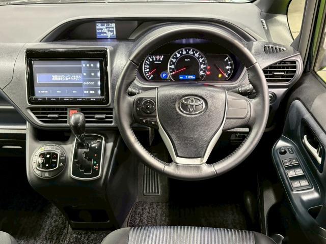 ヴォクシー ZS 9型ナビ 両側電動スライドドア 後席モニター 後席オートエアコン 地デジ バックカメラ Bluetooth接続 ETC フロントフォグライト LEDヘッドライト プッシュスタート スマートキー 7人(47枚目)