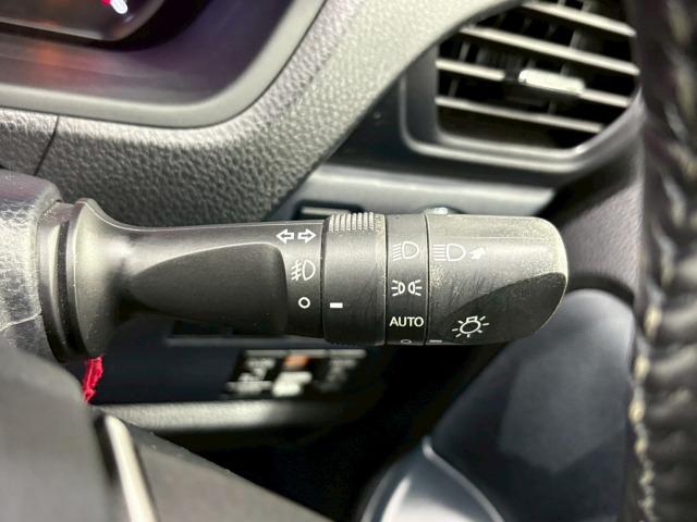 ヴォクシー ZS 9型ナビ 両側電動スライドドア 後席モニター 後席オートエアコン 地デジ バックカメラ Bluetooth接続 ETC フロントフォグライト LEDヘッドライト プッシュスタート スマートキー 7人(58枚目)