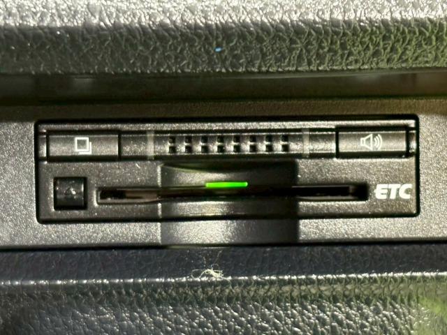 ヴォクシー ZS 9型ナビ 両側電動スライドドア 後席モニター 後席オートエアコン 地デジ バックカメラ Bluetooth接続 ETC フロントフォグライト LEDヘッドライト プッシュスタート スマートキー 7人(62枚目)