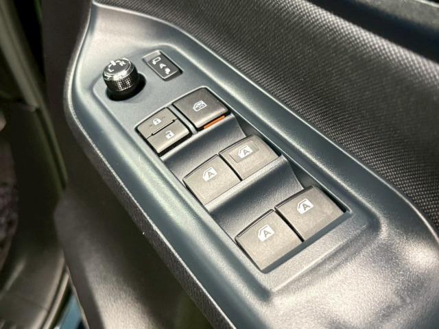 ヴォクシー ZS 9型ナビ 両側電動スライドドア 後席モニター 後席オートエアコン 地デジ バックカメラ Bluetooth接続 ETC フロントフォグライト LEDヘッドライト プッシュスタート スマートキー 7人(64枚目)