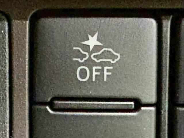 【衝突軽減ブレーキ・車線逸脱警報】など最新の装備が充実しております。