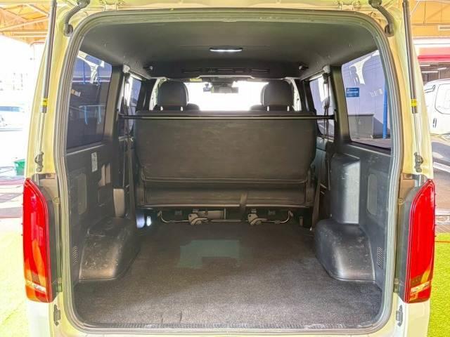 ハイエースバン スーパーGLダークプライム2 4WD 8型ナビ 両側電動スライド WEDSアルミ ホワイトレター トヨタセーフティーセンス オートマチックハイビーム LEDヘッドライト シートカバー フォグライト 地デジ バックカメラ ETC(12枚目)