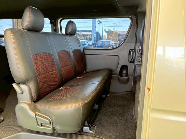 ハイエースバン スーパーGLダークプライム2 4WD 8型ナビ 両側電動スライド WEDSアルミ ホワイトレター トヨタセーフティーセンス オートマチックハイビーム LEDヘッドライト シートカバー フォグライト 地デジ バックカメラ ETC(31枚目)