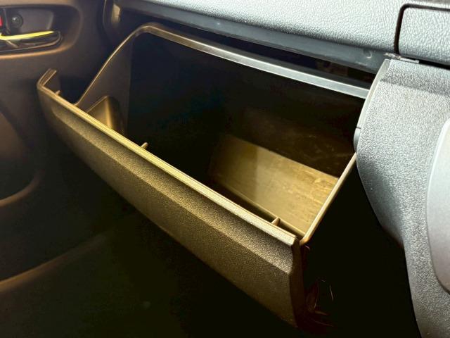 ハイエースバン スーパーGLダークプライム2 4WD 8型ナビ 両側電動スライド WEDSアルミ ホワイトレター トヨタセーフティーセンス オートマチックハイビーム LEDヘッドライト シートカバー フォグライト 地デジ バックカメラ ETC(38枚目)