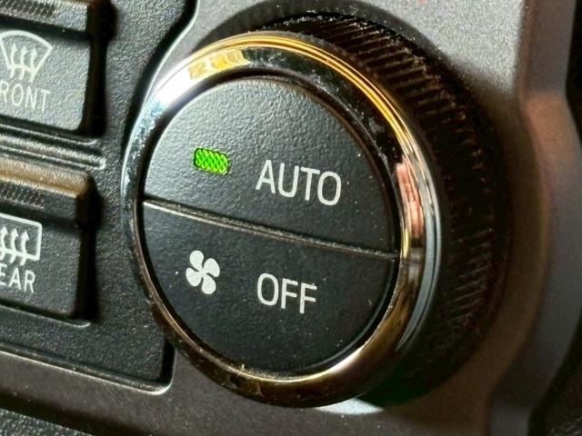 ハイエースバン スーパーGLダークプライム2 4WD 8型ナビ 両側電動スライド WEDSアルミ ホワイトレター トヨタセーフティーセンス オートマチックハイビーム LEDヘッドライト シートカバー フォグライト 地デジ バックカメラ ETC(42枚目)