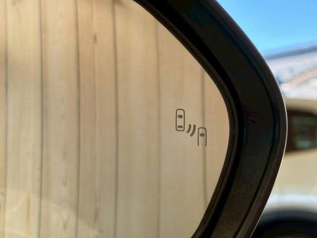 プリウス Ａ　フルエアロ　純正ＳＤナビ　レーダークルーズ　衝突軽減　レーンキープ　ヘッドアップディスプレイ　インテリジェントパーキングアシスト　オートマチックハイビーム　地デジ　バックカメラ　Ｂｌｕｅｔｏｏｔｈ（29枚目）