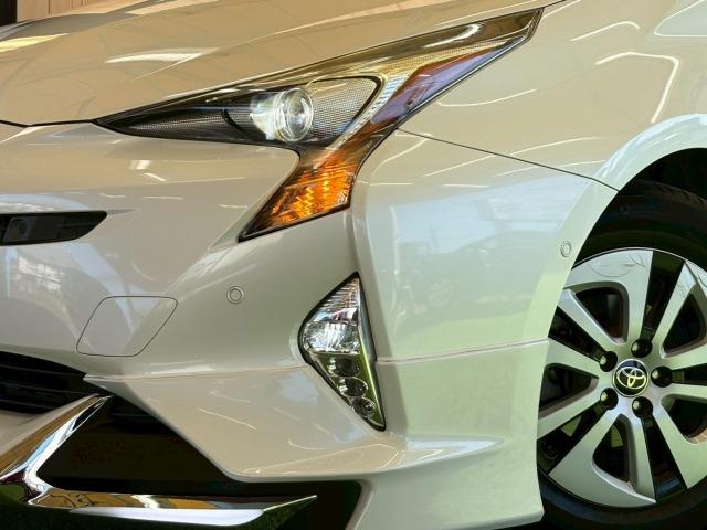 プリウス Ａ　フルエアロ　純正ＳＤナビ　レーダークルーズ　衝突軽減　レーンキープ　ヘッドアップディスプレイ　インテリジェントパーキングアシスト　オートマチックハイビーム　地デジ　バックカメラ　Ｂｌｕｅｔｏｏｔｈ（31枚目）