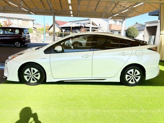 プリウス Ａ　フルエアロ　純正ＳＤナビ　レーダークルーズ　衝突軽減　レーンキープ　ヘッドアップディスプレイ　インテリジェントパーキングアシスト　オートマチックハイビーム　地デジ　バックカメラ　Ｂｌｕｅｔｏｏｔｈ（37枚目）