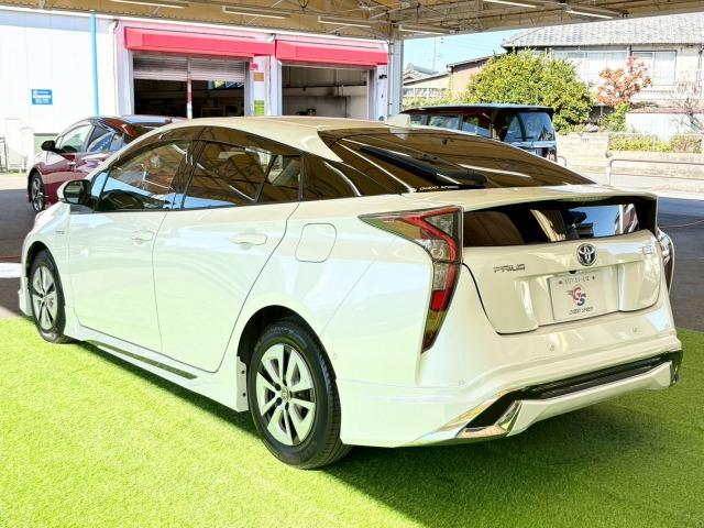 プリウス Ａ　フルエアロ　純正ＳＤナビ　レーダークルーズ　衝突軽減　レーンキープ　ヘッドアップディスプレイ　インテリジェントパーキングアシスト　オートマチックハイビーム　地デジ　バックカメラ　Ｂｌｕｅｔｏｏｔｈ（39枚目）