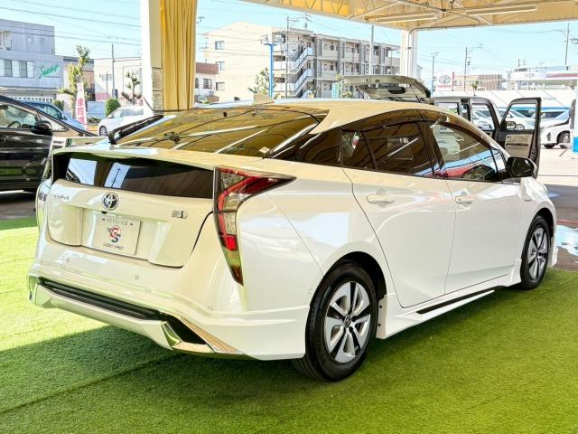 プリウス Ａ　フルエアロ　純正ＳＤナビ　レーダークルーズ　衝突軽減　レーンキープ　ヘッドアップディスプレイ　インテリジェントパーキングアシスト　オートマチックハイビーム　地デジ　バックカメラ　Ｂｌｕｅｔｏｏｔｈ（40枚目）