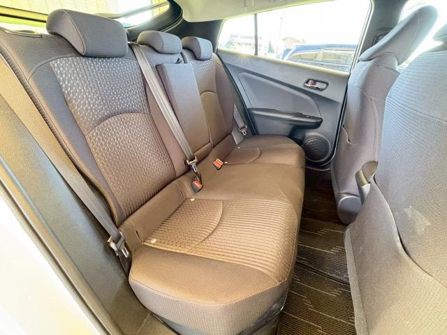 プリウス Ａ　フルエアロ　純正ＳＤナビ　レーダークルーズ　衝突軽減　レーンキープ　ヘッドアップディスプレイ　インテリジェントパーキングアシスト　オートマチックハイビーム　地デジ　バックカメラ　Ｂｌｕｅｔｏｏｔｈ（43枚目）