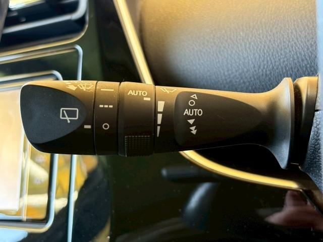 プリウス Ａ　フルエアロ　純正ＳＤナビ　レーダークルーズ　衝突軽減　レーンキープ　ヘッドアップディスプレイ　インテリジェントパーキングアシスト　オートマチックハイビーム　地デジ　バックカメラ　Ｂｌｕｅｔｏｏｔｈ（52枚目）