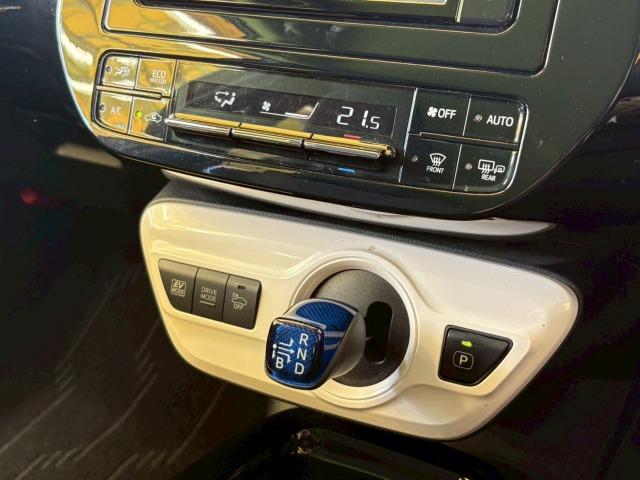 プリウス Ａ　フルエアロ　純正ＳＤナビ　レーダークルーズ　衝突軽減　レーンキープ　ヘッドアップディスプレイ　インテリジェントパーキングアシスト　オートマチックハイビーム　地デジ　バックカメラ　Ｂｌｕｅｔｏｏｔｈ（71枚目）