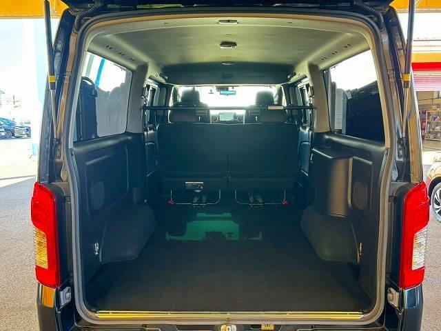 キャラバン ロンググランドプレミアムＧＸ　９型ナビ　全方位カメラ　デジタルミラー　クリアランスソナー　ドライブレコーダー　ＥＴＣ　禁煙車　レーダー探知機　ＢＩＳＯＮアルミホイール　スマートキー　オートエアコン　ＣＤ／ＤＶＤ再生（12枚目）