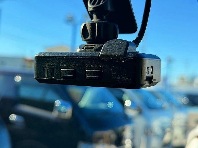 キャラバン ロンググランドプレミアムＧＸ　９型ナビ　全方位カメラ　デジタルミラー　クリアランスソナー　ドライブレコーダー　ＥＴＣ　禁煙車　レーダー探知機　ＢＩＳＯＮアルミホイール　スマートキー　オートエアコン　ＣＤ／ＤＶＤ再生（67枚目）