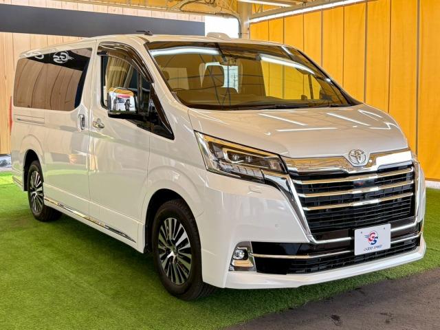 グランエース Premium 後席モニター 全方位 ナビ シートヒーター レ-ダークルーズ 衝突軽減 レーンキープ デジタルインナーミラー ブラインドスポットモニター 後席オートエアコン 電動シート クリアランスソナー(35枚目)