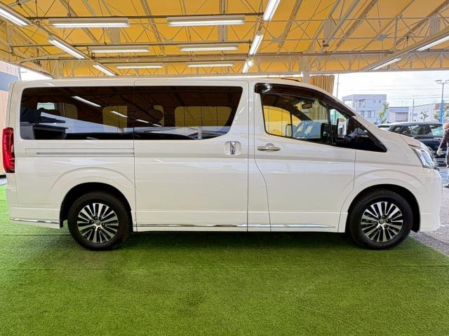 グランエース Premium 後席モニター 全方位 ナビ シートヒーター レ-ダークルーズ 衝突軽減 レーンキープ デジタルインナーミラー ブラインドスポットモニター 後席オートエアコン 電動シート クリアランスソナー(36枚目)