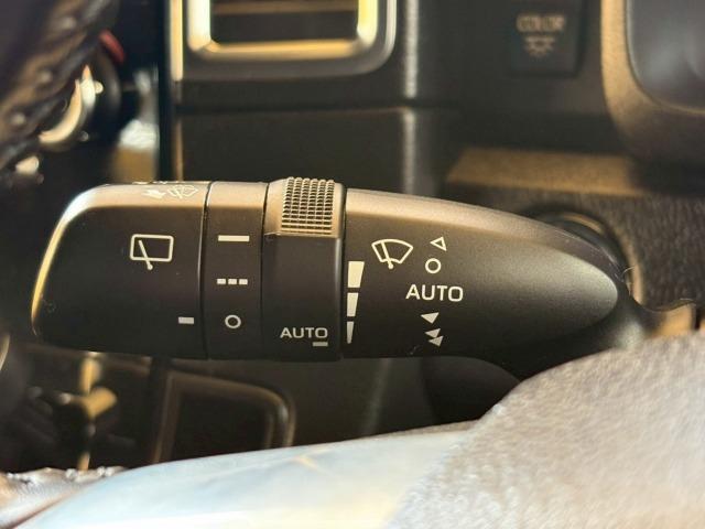 グランエース Premium 後席モニター 全方位 ナビ シートヒーター レ-ダークルーズ 衝突軽減 レーンキープ デジタルインナーミラー ブラインドスポットモニター 後席オートエアコン 電動シート クリアランスソナー(63枚目)