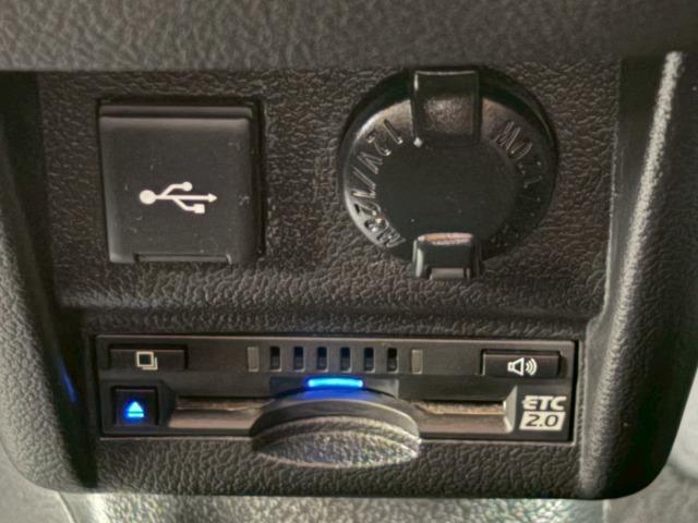 グランエース Premium 後席モニター 全方位 ナビ シートヒーター レ-ダークルーズ 衝突軽減 レーンキープ デジタルインナーミラー ブラインドスポットモニター 後席オートエアコン 電動シート クリアランスソナー(66枚目)