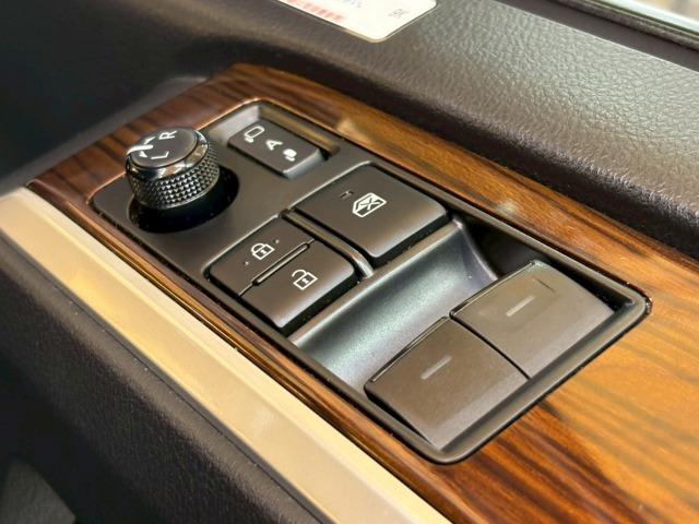 グランエース Premium 後席モニター 全方位 ナビ シートヒーター レ-ダークルーズ 衝突軽減 レーンキープ デジタルインナーミラー ブラインドスポットモニター 後席オートエアコン 電動シート クリアランスソナー(68枚目)