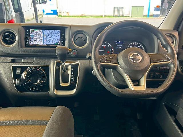 キャラバン プレミアムGX 純正ナビ 全周囲 シートヒーター 電動スライドドア 軽油 4WD クリアランスソナー 小窓 デジタルインナーミラー プッシュスタート スマートキー Bluetooth接続 LEDヘッドライト(42枚目)