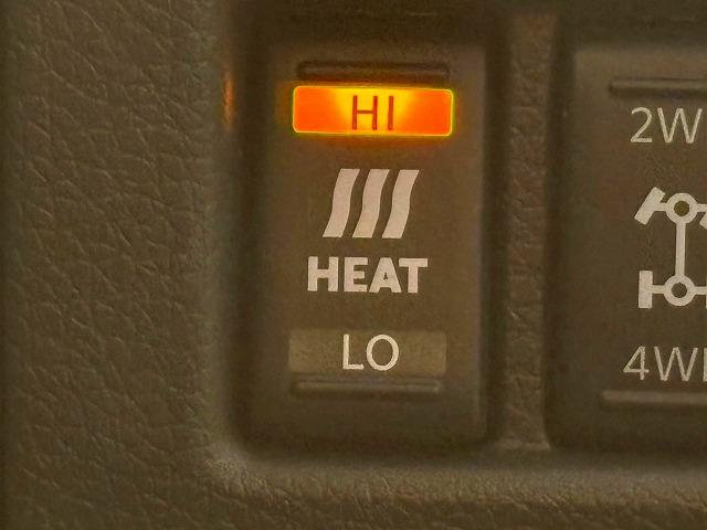 キャラバン プレミアムGX 純正ナビ 全周囲 シートヒーター 電動スライドドア 軽油 4WD クリアランスソナー 小窓 デジタルインナーミラー プッシュスタート スマートキー Bluetooth接続 LEDヘッドライト(59枚目)