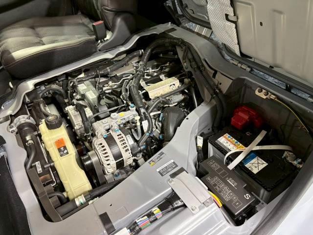 キャラバン グランドプレミアムＧＸ　全方位　デジタルミラー　４ＷＤ　ベットキッド　ディーゼルエンジン　ディスプレイオーディオ　小窓　　ＬＥＤヘッドライト　フロントフォグライト　クリアランスソナー　プッシュスタート　スマートキー（18枚目）