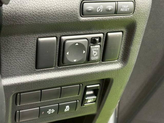 キャラバン グランドプレミアムＧＸ　全方位　デジタルミラー　４ＷＤ　ベットキッド　ディーゼルエンジン　ディスプレイオーディオ　小窓　　ＬＥＤヘッドライト　フロントフォグライト　クリアランスソナー　プッシュスタート　スマートキー（68枚目）