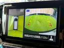 【アラウンドビューモニター】を装備しております。全周囲カメラで危険察知。狭い駐車場でも安心して駐車できますね。