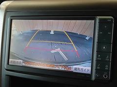 【バックモニター】を装備しております。リアカメラの映像がカラーで映し出されますので日々の駐車も安心安全です。 4