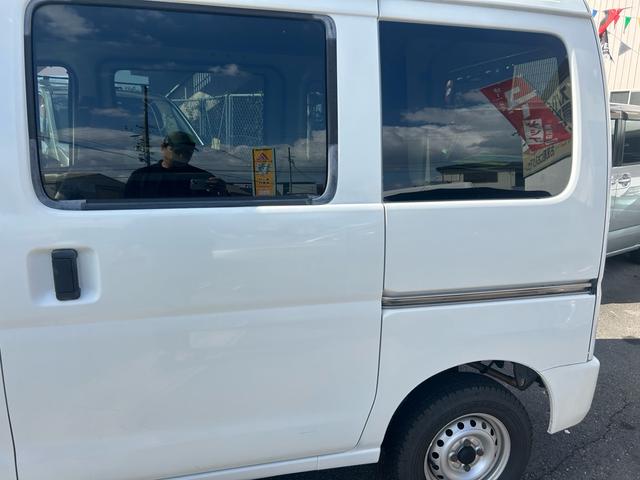 ハイゼットカーゴ 　軽バン　エアコン　両側パワースライドドア　走行距離２９０００ｋｍ　取扱い説明書　スペアキー　運転席エアバッグ　助手席エアバッグ（13枚目）
