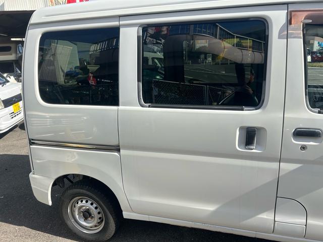 ハイゼットカーゴ 　軽バン　エアコン　両側パワースライドドア　走行距離２９０００ｋｍ　取扱い説明書　スペアキー　運転席エアバッグ　助手席エアバッグ（17枚目）