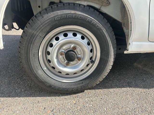 ハイゼットカーゴ 　軽バン　エアコン　両側パワースライドドア　走行距離２９０００ｋｍ　取扱い説明書　スペアキー　運転席エアバッグ　助手席エアバッグ（19枚目）