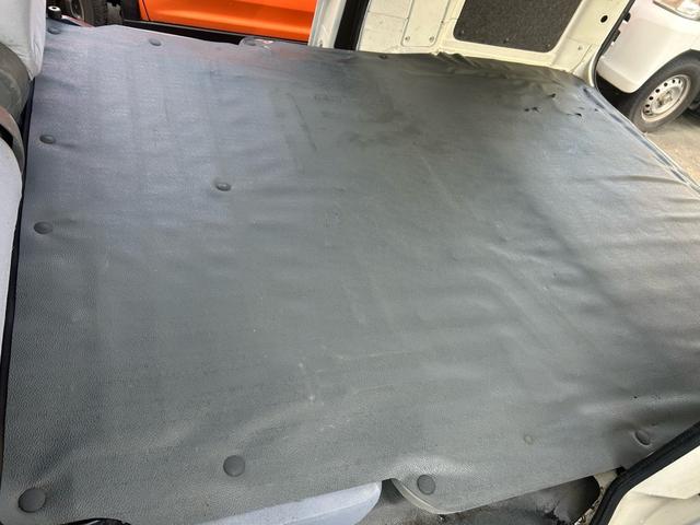 ハイゼットカーゴ 　軽バン　エアコン　両側パワースライドドア　走行距離２９０００ｋｍ　取扱い説明書　スペアキー　運転席エアバッグ　助手席エアバッグ（51枚目）