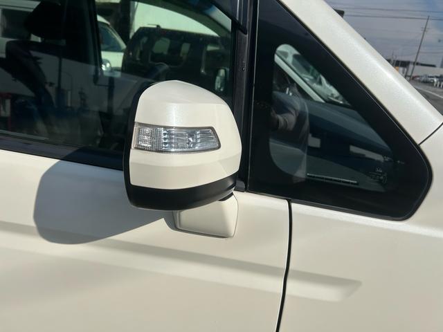 ステップワゴンスパーダ Ｚ　ＨＤＤナビエディション　ワンオーナー　純正ナビ　フルセグテレビ　バックカメラ　両側パワースライドドア　ＥＴＣ　キーレスエントリー　スマートキー　ＨＩＤヘッドライト（11枚目）