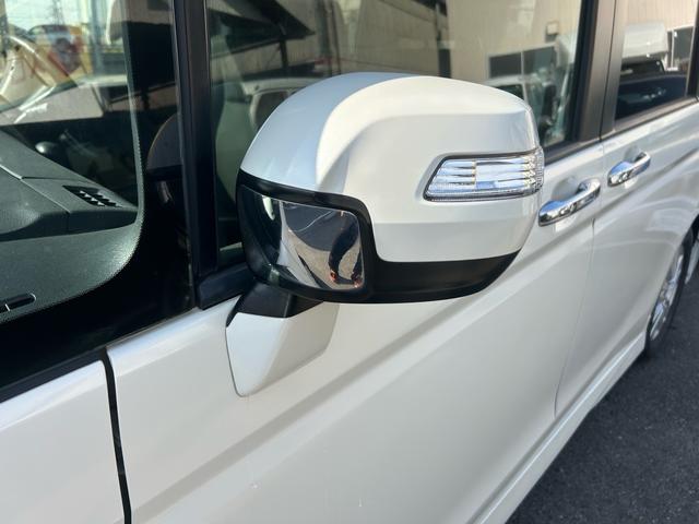 ステップワゴンスパーダ Ｚ　ＨＤＤナビエディション　ワンオーナー　純正ナビ　フルセグテレビ　バックカメラ　両側パワースライドドア　ＥＴＣ　キーレスエントリー　スマートキー　ＨＩＤヘッドライト（12枚目）