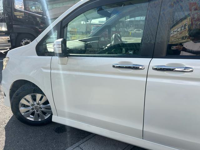 ステップワゴンスパーダ Ｚ　ＨＤＤナビエディション　ワンオーナー　純正ナビ　フルセグテレビ　バックカメラ　両側パワースライドドア　ＥＴＣ　キーレスエントリー　スマートキー　ＨＩＤヘッドライト（14枚目）