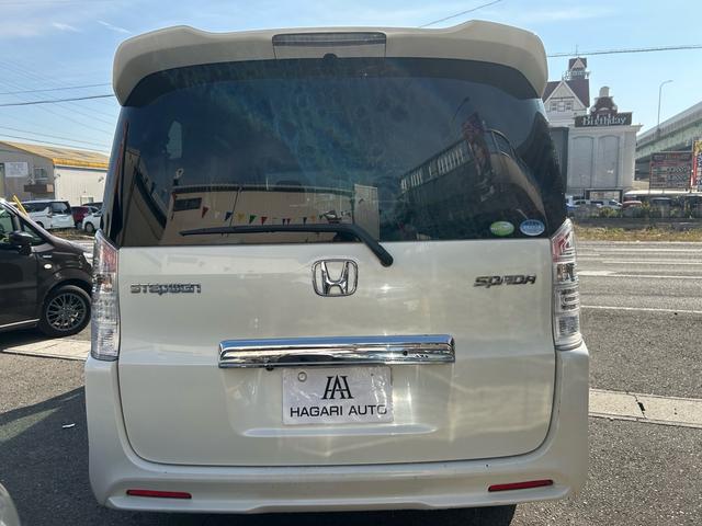 ステップワゴンスパーダ Ｚ　ＨＤＤナビエディション　ワンオーナー　純正ナビ　フルセグテレビ　バックカメラ　両側パワースライドドア　ＥＴＣ　キーレスエントリー　スマートキー　ＨＩＤヘッドライト（21枚目）