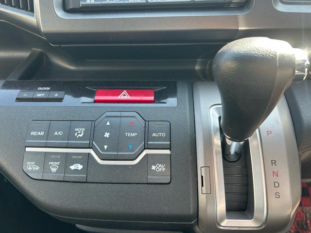 ステップワゴンスパーダ Ｚ　ＨＤＤナビエディション　ワンオーナー　純正ナビ　フルセグテレビ　バックカメラ　両側パワースライドドア　ＥＴＣ　キーレスエントリー　スマートキー　ＨＩＤヘッドライト（34枚目）