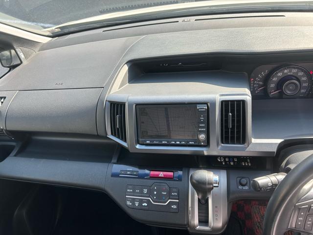 ステップワゴンスパーダ Ｚ　ＨＤＤナビエディション　ワンオーナー　純正ナビ　フルセグテレビ　バックカメラ　両側パワースライドドア　ＥＴＣ　キーレスエントリー　スマートキー　ＨＩＤヘッドライト（38枚目）