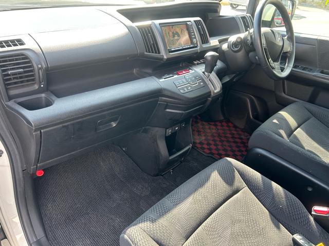 ステップワゴンスパーダ Ｚ　ＨＤＤナビエディション　ワンオーナー　純正ナビ　フルセグテレビ　バックカメラ　両側パワースライドドア　ＥＴＣ　キーレスエントリー　スマートキー　ＨＩＤヘッドライト（51枚目）