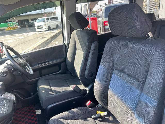 ステップワゴンスパーダ Ｚ　ＨＤＤナビエディション　ワンオーナー　純正ナビ　フルセグテレビ　バックカメラ　両側パワースライドドア　ＥＴＣ　キーレスエントリー　スマートキー　ＨＩＤヘッドライト（52枚目）