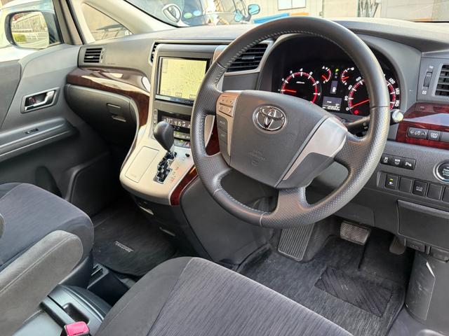 ヴェルファイア ２．４Ｚ　両側パワースライドドア　スマートキー　フリップダウンモニター　バックカメラ（8枚目）