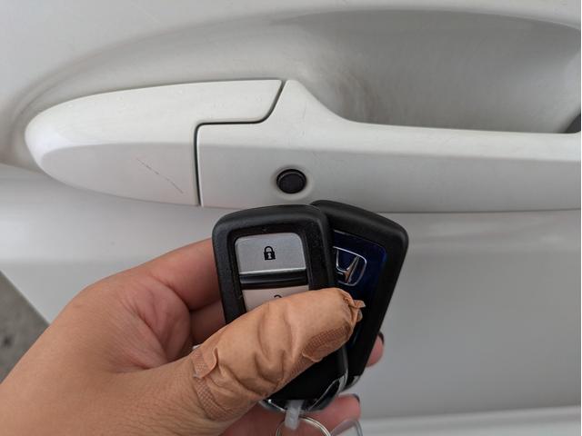 シャトル ハイブリッドＺ　純正ナビ　ＢＴオーディオ　ドラレコ　ＵＳＢ入力端子　ＥＴＣ　バックカメラ　シートヒーター　衝突軽減ブレーキ　クルコン　オートライト　ＬＥＤヘッドライト　パドルシフト　プッシュスタート（38枚目）