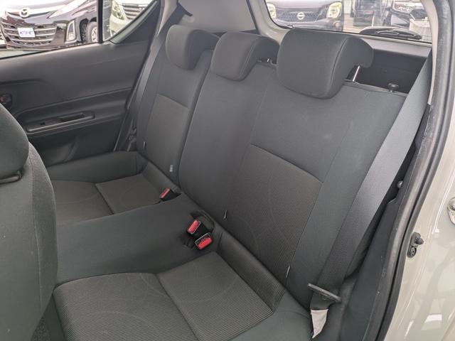アクア Ｓスタイルブラック　純正ＳＤナビ　ＢＴオーディオ　ＥＴＣ　バックカメラ　フルセグＴＶ　ワンオーナー車　衝突軽減ブレーキ　車線逸脱警報装置　オートマチックハイビーム　ＬＥＤヘッドライト　オートマチックハイビーム（10枚目）