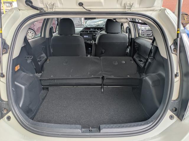 アクア Ｓスタイルブラック　純正ＳＤナビ　ＢＴオーディオ　ＥＴＣ　バックカメラ　フルセグＴＶ　ワンオーナー車　衝突軽減ブレーキ　車線逸脱警報装置　オートマチックハイビーム　ＬＥＤヘッドライト　オートマチックハイビーム（13枚目）